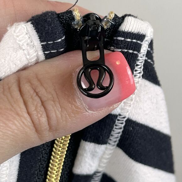 Lululemon Vinyasa Scarf Womens One Size Stripes Shawl Wrap Convertible Infinity - Picture 4 of 10